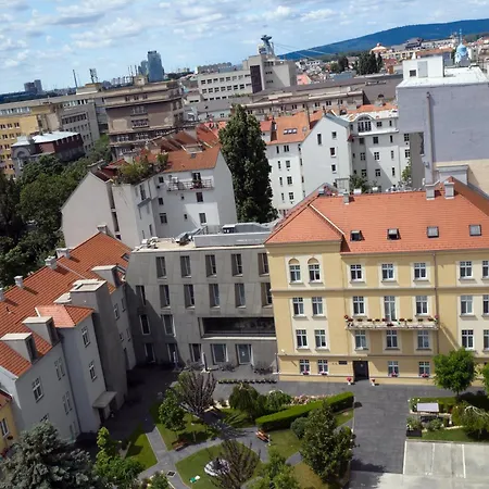 Pensionat Centrum Salvator 2*